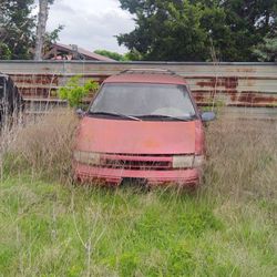 Auto parts 98 Nissan Quest van