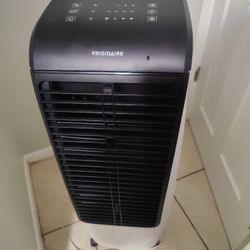 Frigidaire 600CFM Evaporative Air Cooler and Fan

