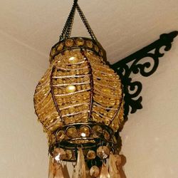 VINTAGE ORNATE VICTORIAN GOLD AMBER YELLOW CRYSTAL BEADED HANGING ACCENT WALL DECOR ART CHANDELIER TEA LIGHT