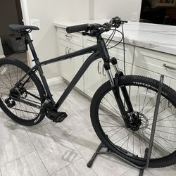 2022 Cannondale Trail 29er MTB Size LARGE 3x7 Speed 