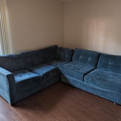 Large Sectional Couch w/ Chaise