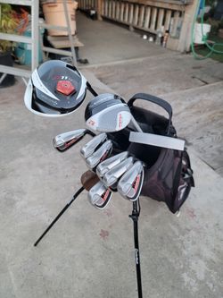 Taylormade R11s & Burner Golf Club Set Right Handed W/TaylorMade Flex Tech Lite Stand Bag