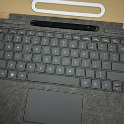 Surface Pro Keyboard + Slim Pen 2