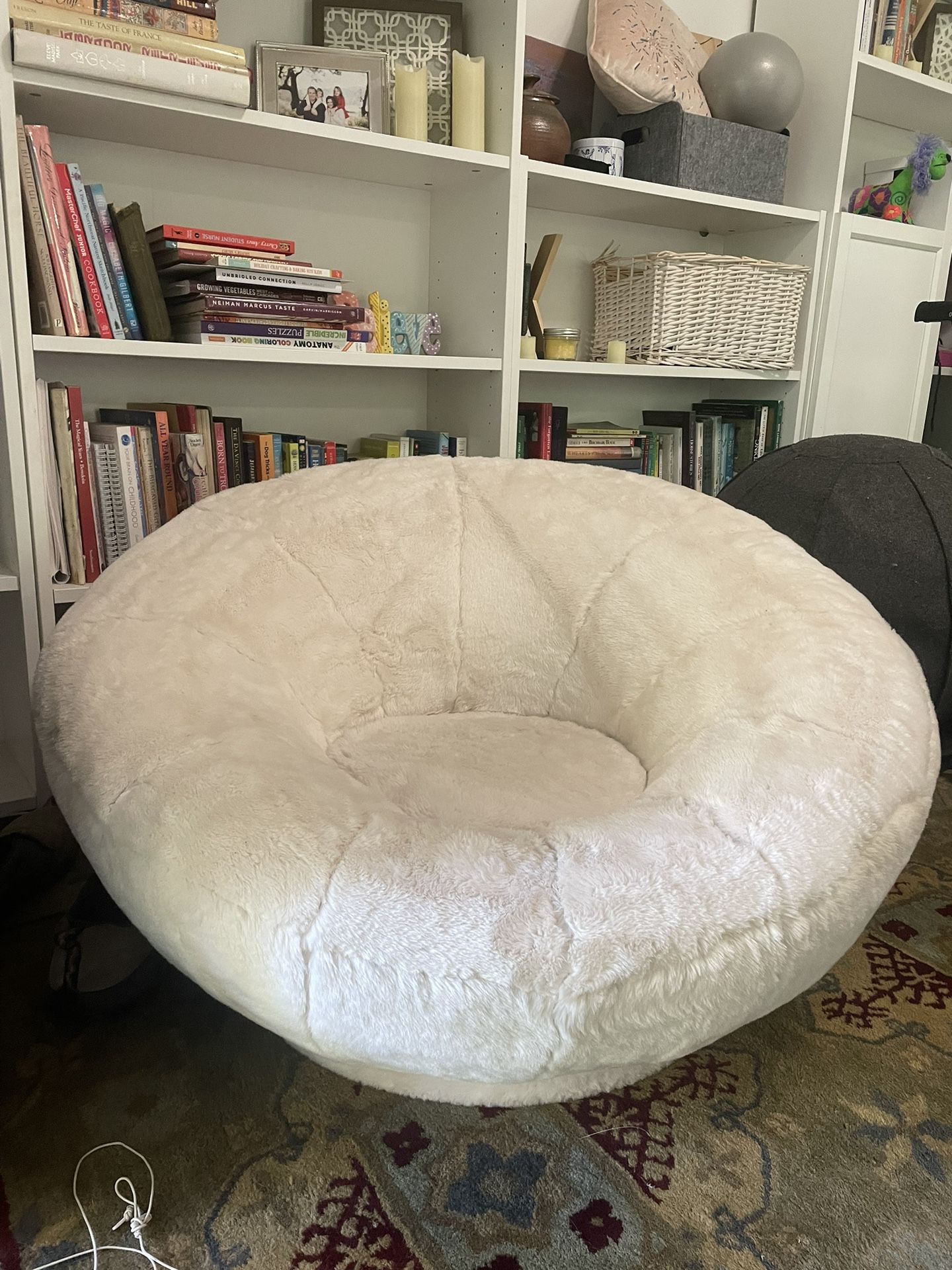 Pottery barn Teen Sherpa Ivory Groovy Swivel Chair