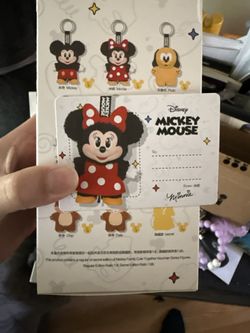 Pop mart Mickey And Friends Keychain 