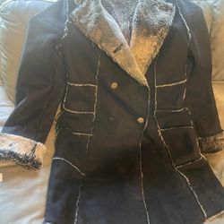 Venus Woman’s Suede Coat Size 6 !!!