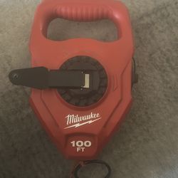 Milwaukee  100 ft 4:1 Gear ratio