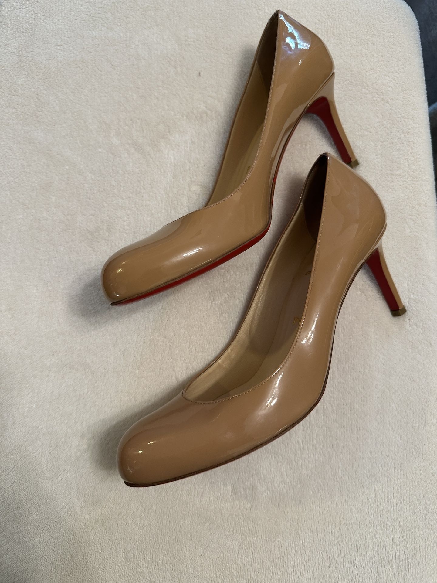 Christian Louboutin Red Bottom Dolly Pump Heels Size 39 Italian, Size 8.5 US