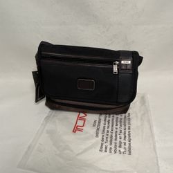 Alpha Bravo Beale Messenger Bag