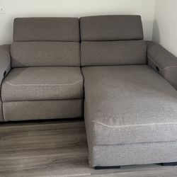 Beautiful Power Reclining Sofa – Like New