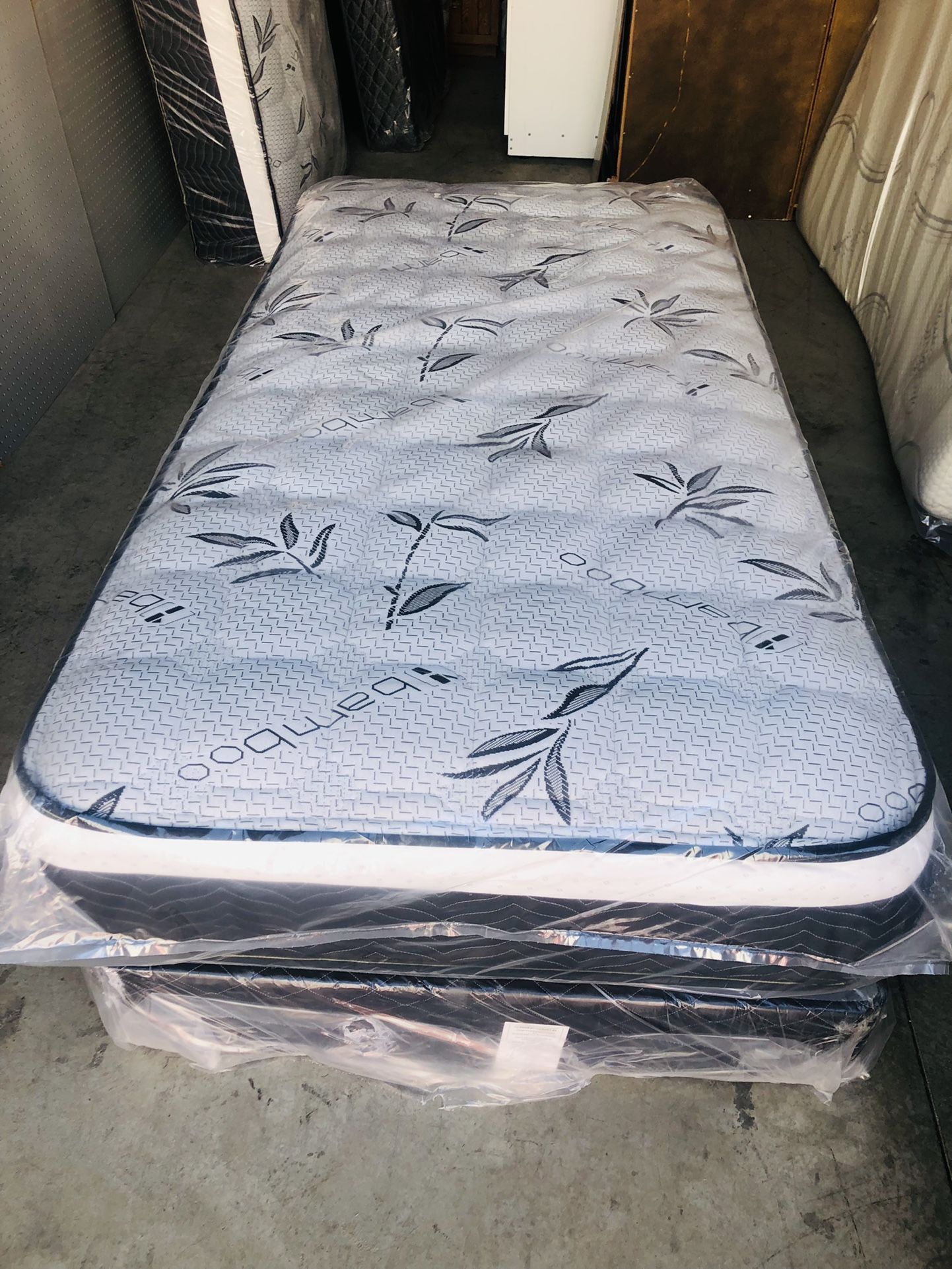 TWIN PILLOW TOP MATTRESS AND BOX SPRING ‼️