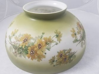 Milkglass Daisy Wide Lampshade