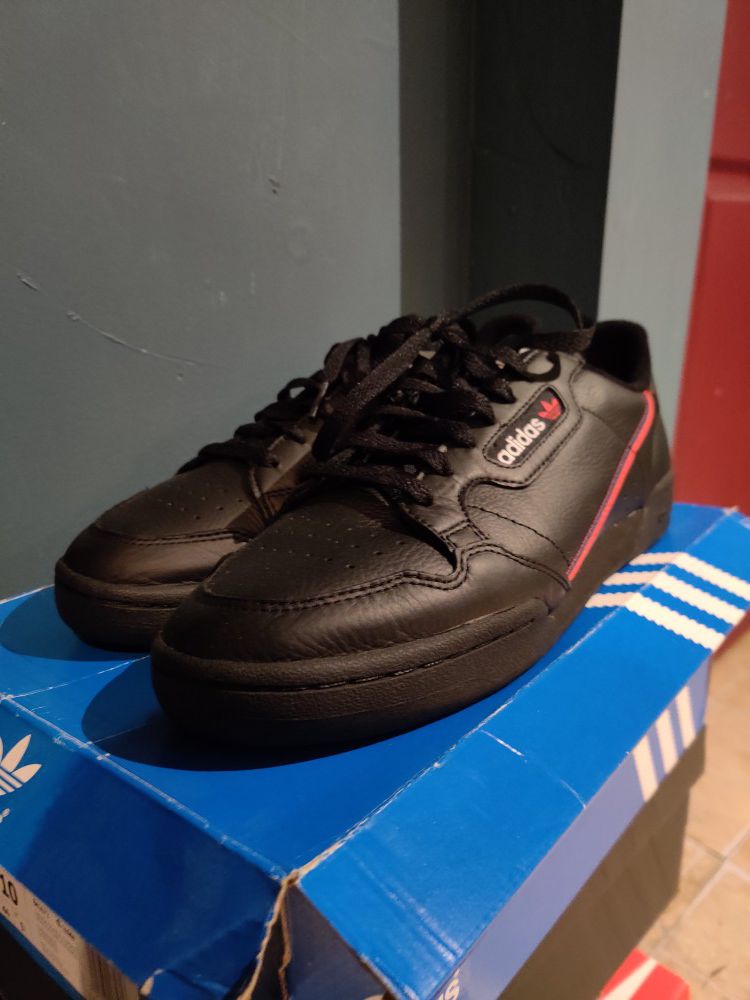 Black Adidas Continental 80