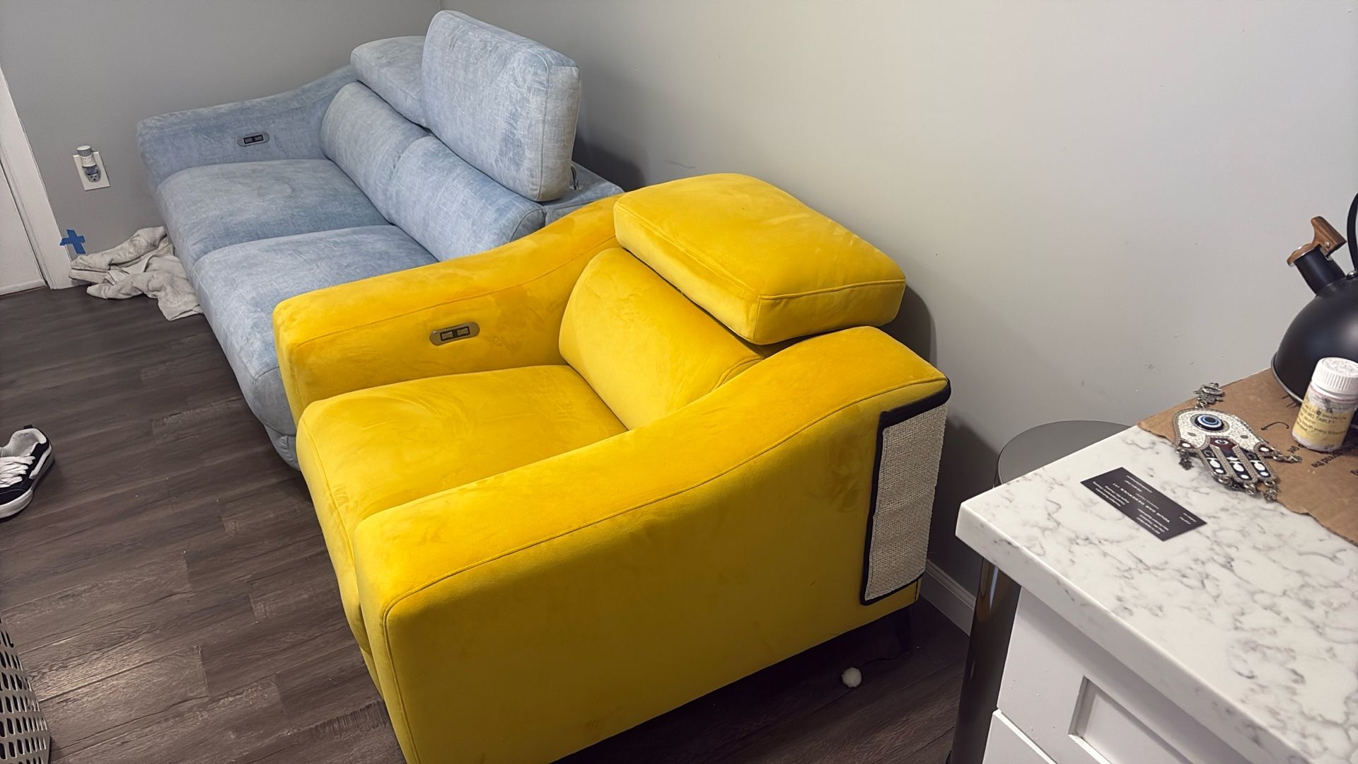 Electronic Recliner Retro Style