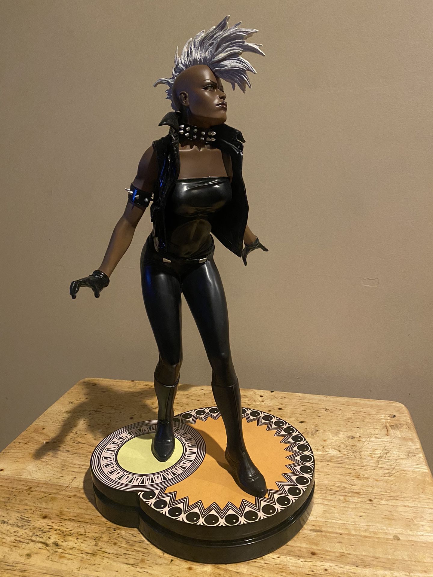 EXCLUSIVE Sideshow Mohawk Storm Comiquette Statue X-Men