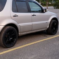 Ruff R4 Gloss Black 20x9 5x112