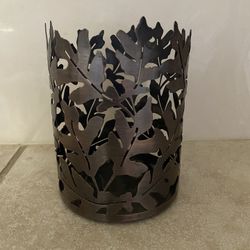 Excellent Condition Slatkin & Co Brown/Bronze Metal Leaf Candle Holder 