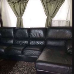  $$1.250 OBO Ashley Furniture Beautiful L Shape Real Italian Leather Paid $3,500