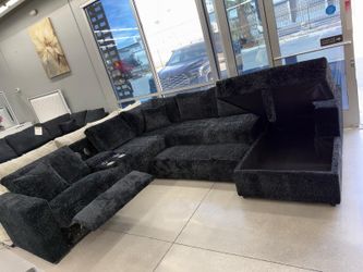 Sleeper sectional with power recliner , speakers and Bluetooth 🔥🔥