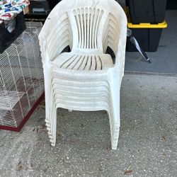 6 Plastic Chairs