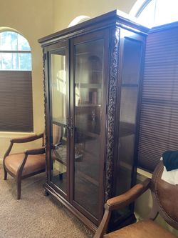 China / Curio Cabinet
