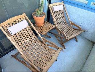 Patio chairs + table set