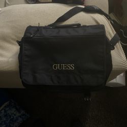 VINTAGE GUESS MESSENGER BAG