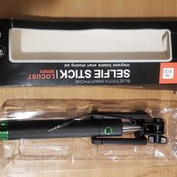 New And Never Used BlueTooth Smartphone Selfie Stick