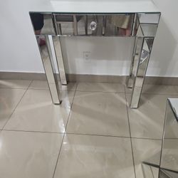 Mirror table
With drawer