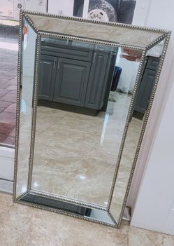 Wall mirror