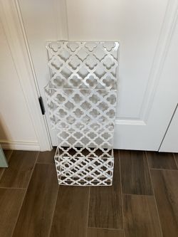 Magazine Holder