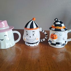 Halloween mugs