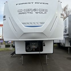 New 2025 Forest River Arctic Wolf 27SGS