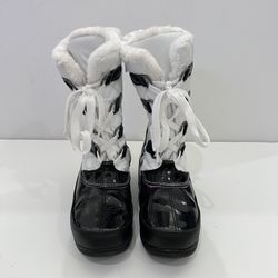 Katie K Tote’s Girl Snow Boots - Size 2