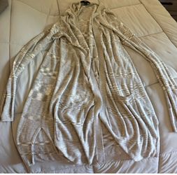 Juniors sweater size lrg