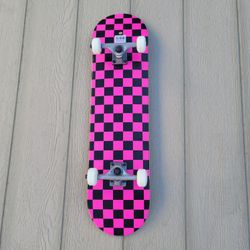 CHECKER SKATEBOARD SIZE 8.0 