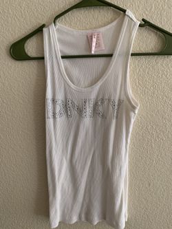 Women’s white top