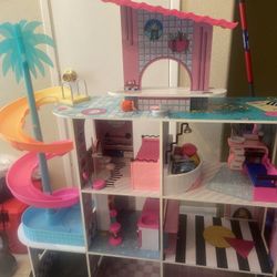 Doll House $60 Or Best Offer 
