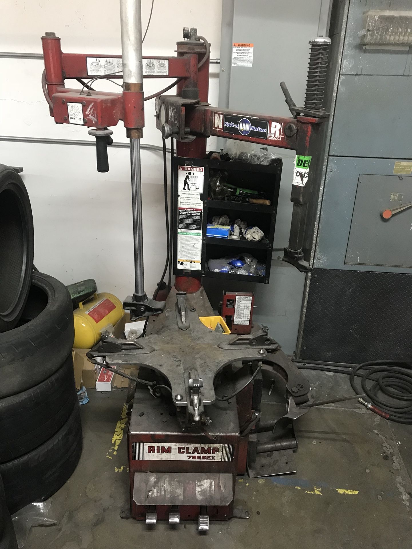 Coats 7065ex tire Machine brand new motor. for Sale in Tustin, CA OfferUp