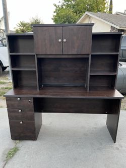 Nice Wooden Computer Desk