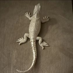 Silver Tone Lizard Figurine Gecko Decor Reptile Statue Textured Metal Look