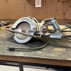 SKILSAW MODEL 77 WORM DRIVE SAW |010-(contact info removed)