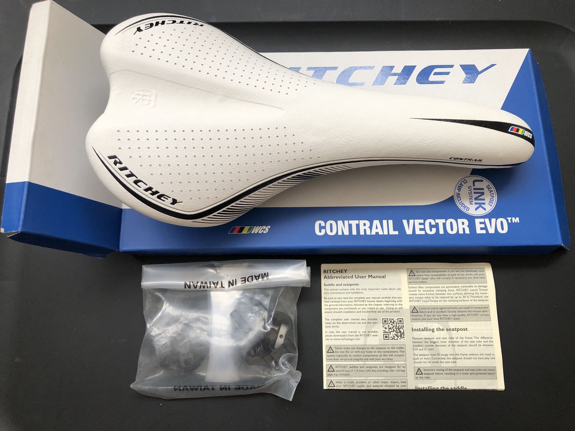New Ritchey Contrail Vector Evo Carbon Bike Saddle In New Condition Bike Seat.  $40 firm  The key to the system is the patented Vector Evo rail