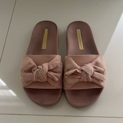 Rose Flat With Bow
