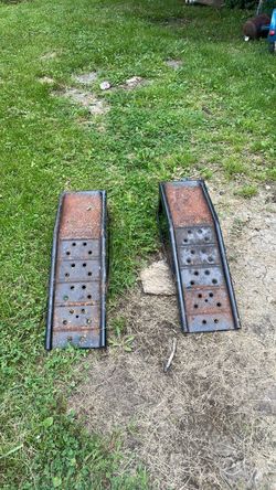Tire ramps