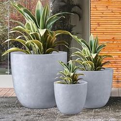 3 pcs brand new patio ceramic pots in box