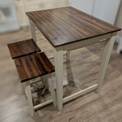 Dining Table - Counter Height - Hanging Stools