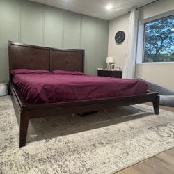 Raymour and Flanigan Solid Wood King Size Bedroom Set Brown