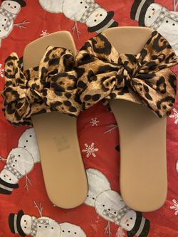Leopard Bow Hard Bottom Flops Size 6,5