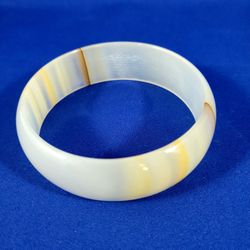 GORGEOUS JADEITE JADE VINTAGE BANGLE BRACELET 1 INCHES WIDE 